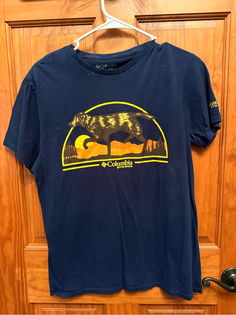 Columbia Navy Tee with Retriever Graphic